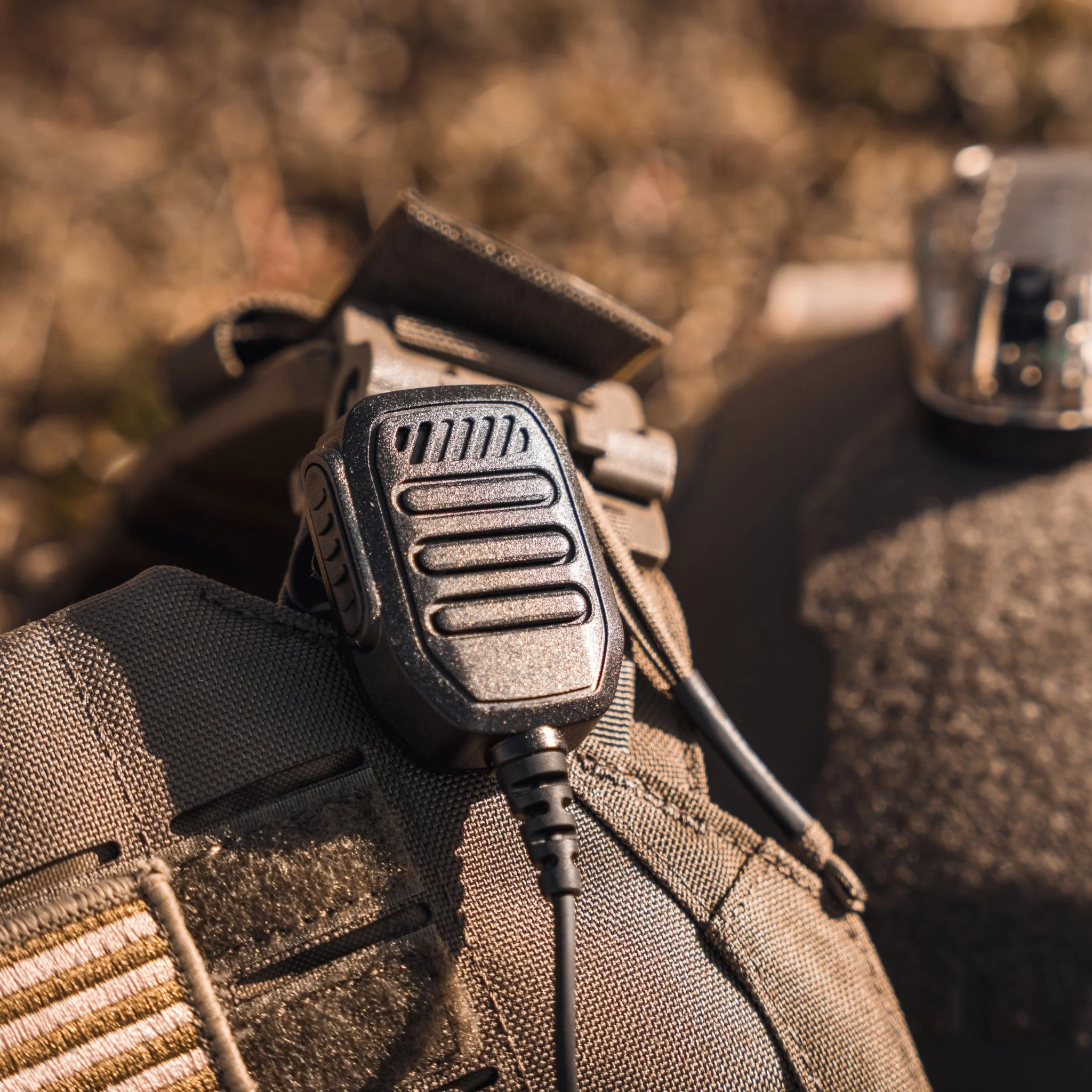 TRIAD™ Waterproof (IP68) PTT/Mic, Quick Disconnect, HDLO Earpiece - Image 4